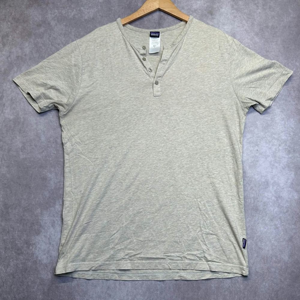 Patagonia Mens Organic Cotton Short Sleeve Henley Shirt Heather Grey Large